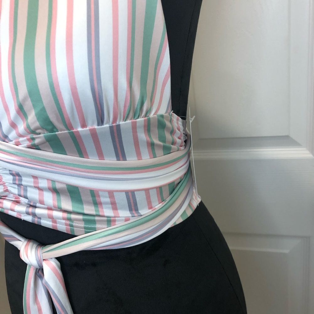NWT Gold Hinge striped halter crop top size small - Picture 3 of 8